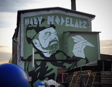 Miniatura: Antoni Macierewicz bohaterem muralu. „Mały...