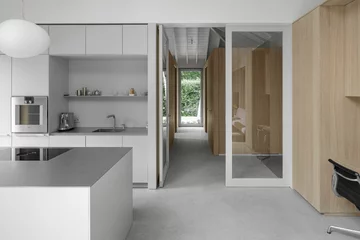 Dom dla seniorów. Mieszkają na jednej działce z dziećmi i wnukami. Projekt i29 architects 
