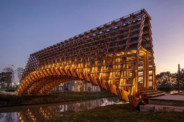 Drewniany most wygięty w łuk, projekt LUO studio v2com, most, 4713-01