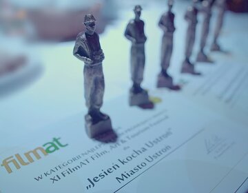 Gala FilmAT 1