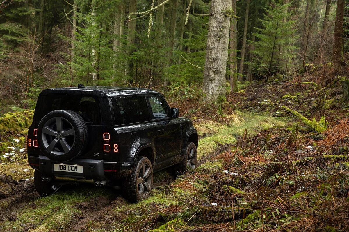 Land Rover Defender V8 