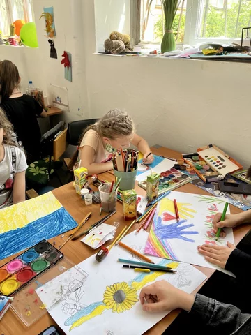 Córka pani Walentyny na zajęciach dla dzieci z Ukrainy 