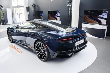 McLaren GT