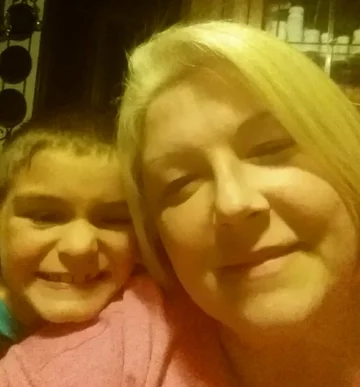 Pauline Randol z synem 