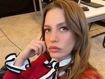 Serenay Sarikaya Aktorka grająca Devin z serialu „Rodzina” („Aile”) otrzymuje 1,2 mln lirów za odcinek, co daje 147 tys. złotych.