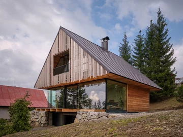 Drewniany dom w górach, projekt SENAA 