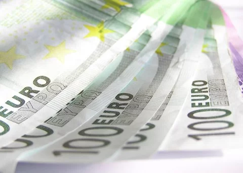 Ludzik wymieni euro na drachmy - i Grecja zostanie uratowana? (fot. sxc.hu)