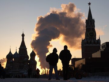 12 styczeń, Plac Czerwony w Moskwie, w tle kominy ciepłowni, temperatura -22 stopnie