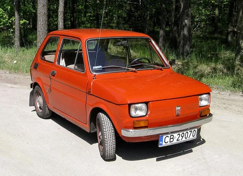 Fiat 126p z 1973 roku (By P-szat (Own work) [Public domain], via Wikimedia Commons)