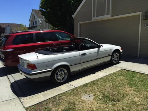 BMW, które należało do Jobsa (fot. craiglist.org)