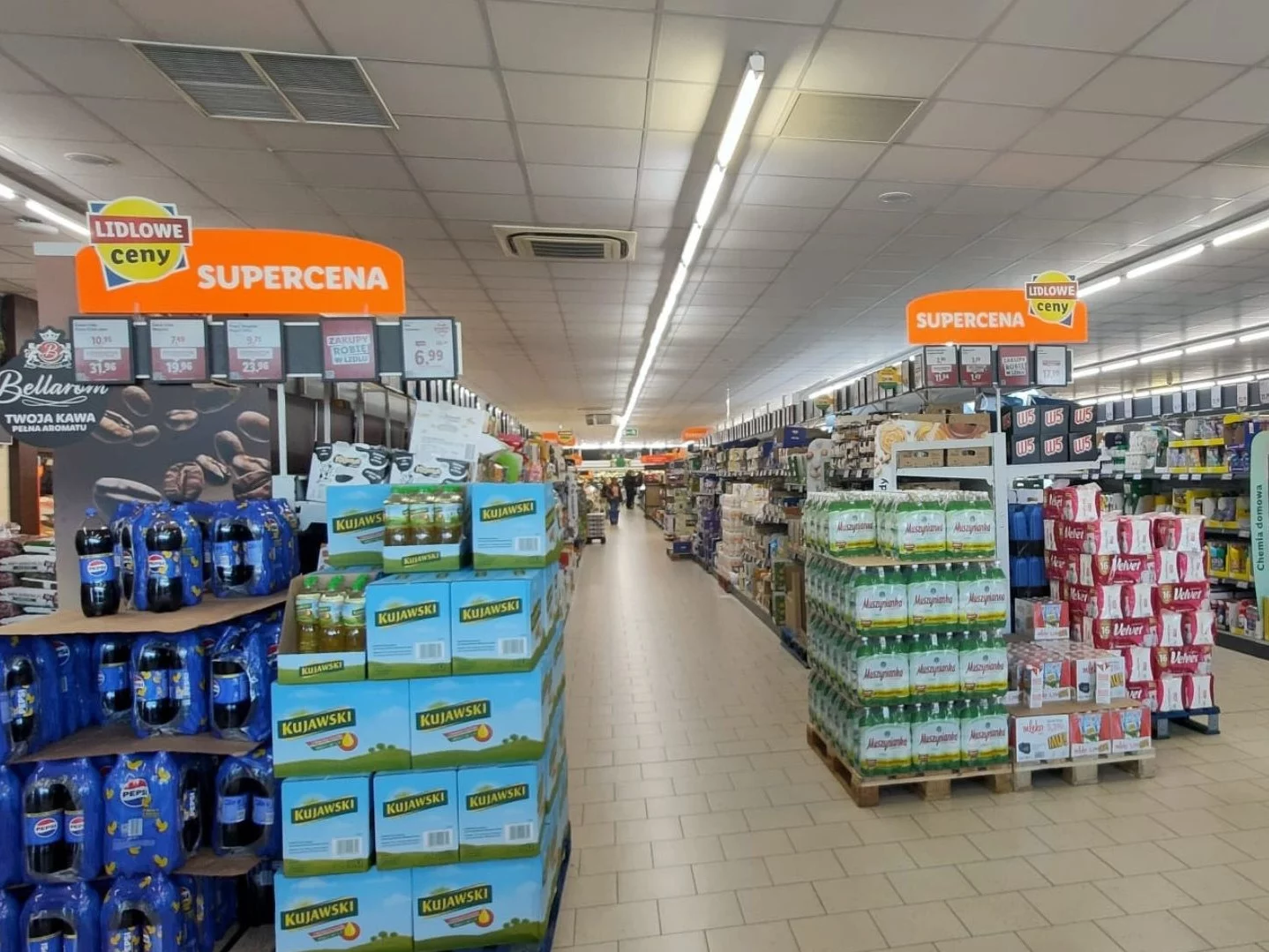 Wnętrze Lidla, zdjęcie ilustracyjne