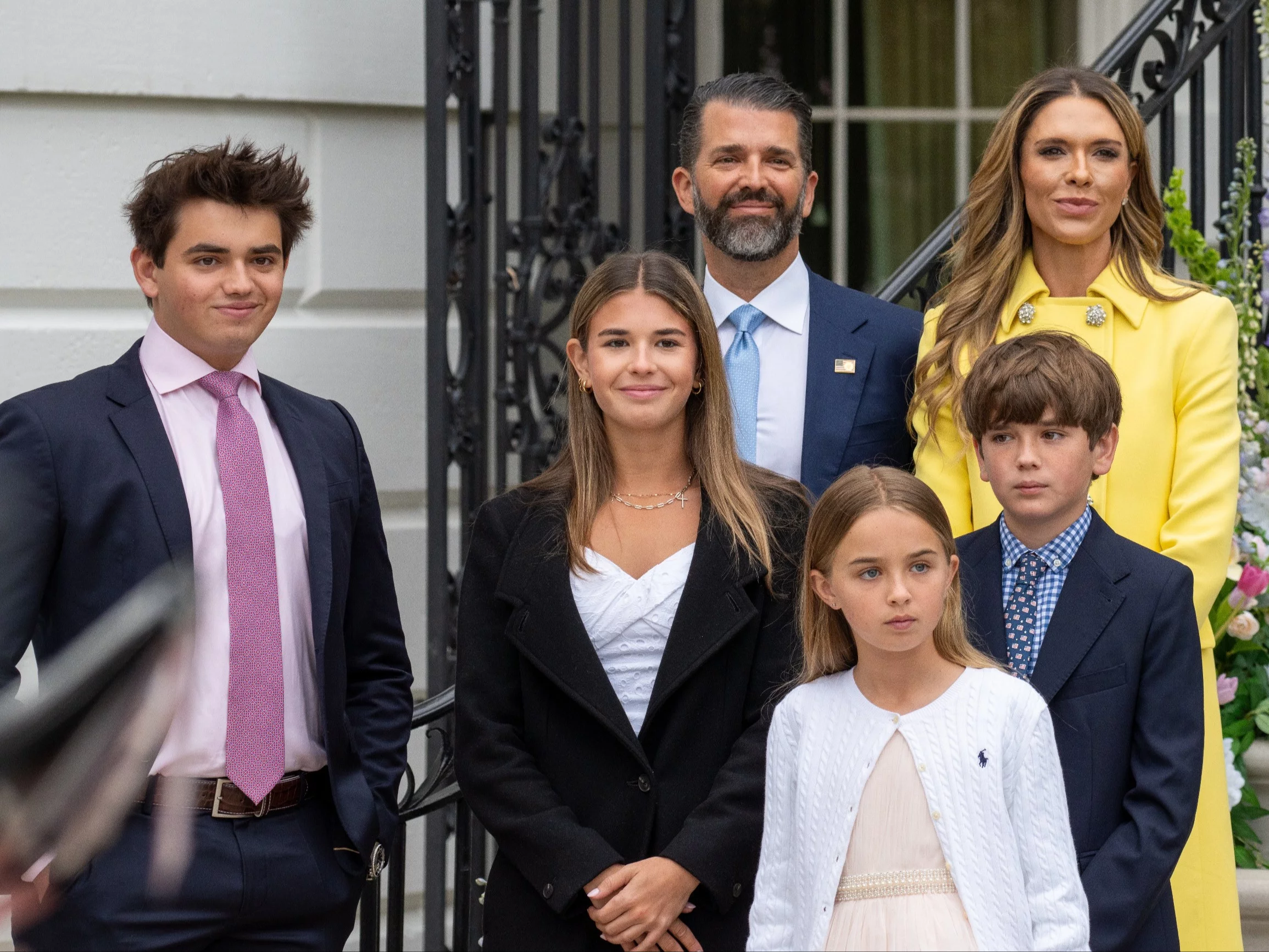 Donald Trump Jr z rodziną, w tym Kai Trump