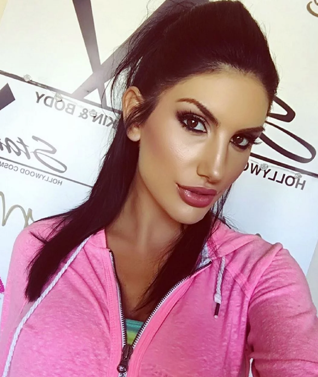 23-letnia gwiazda porno August Ames popełniła samobójstwo – Wprost