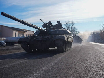 24 lutego, czołgi w Czuhujiwie (obwód charkowski)