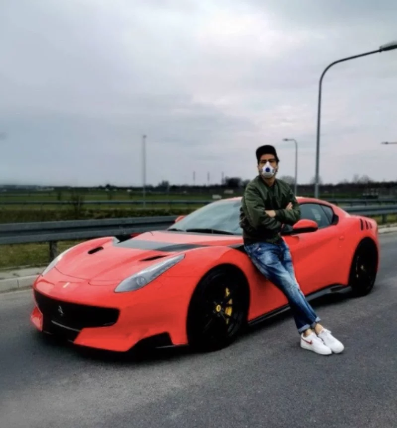 Kuba Wojewódzki i Ferrari F12 tdf