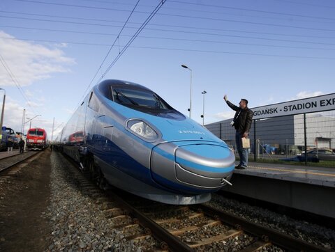 Pendolino PKP Intercity (fot. MICHAL FLUDRA / newspix.pl)
