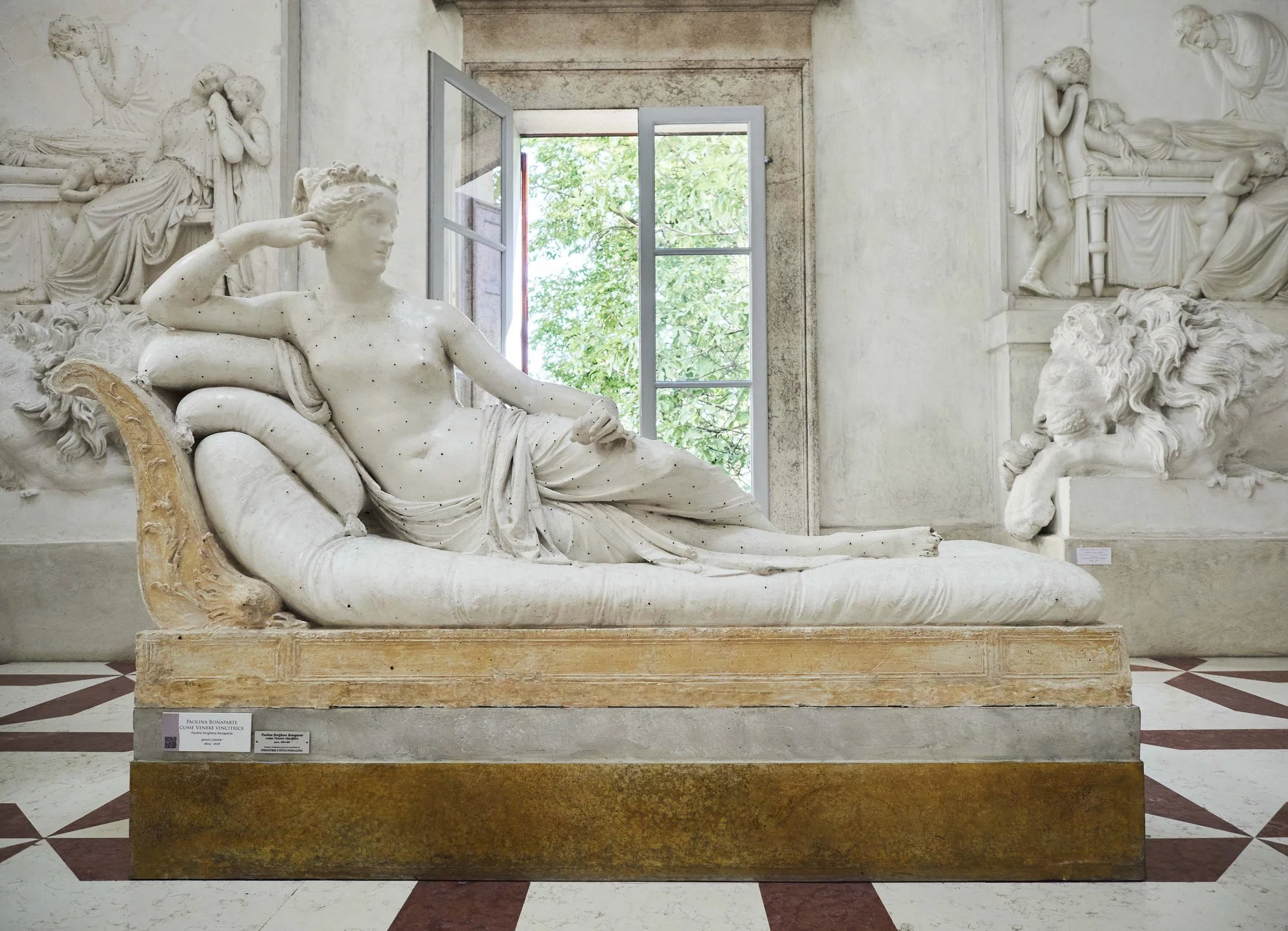 Uszkodzona rzeźba z Museo Gypsotheca Antonio Canova