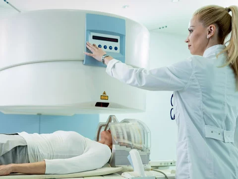 Pieniądze z KPO pozwolą placówce w Krakowie na zakup i wymianę sprzętu medycznego, zdjęcie ilustracyjne