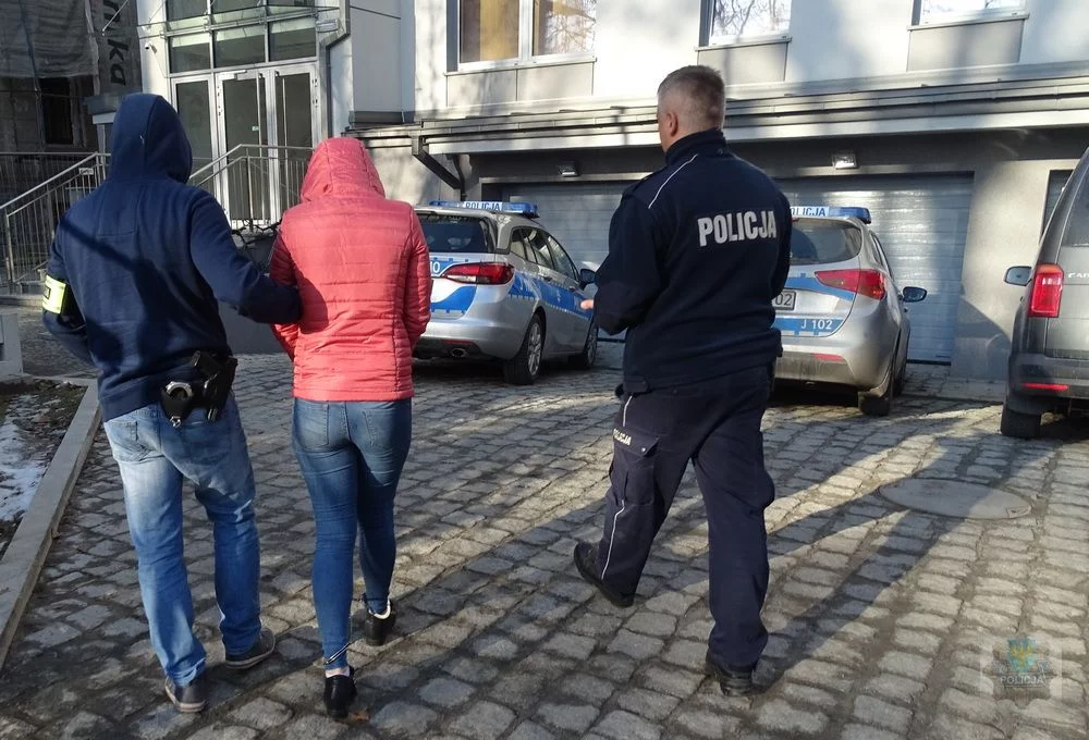 Policja zatrzymała 25-letnią kobietę