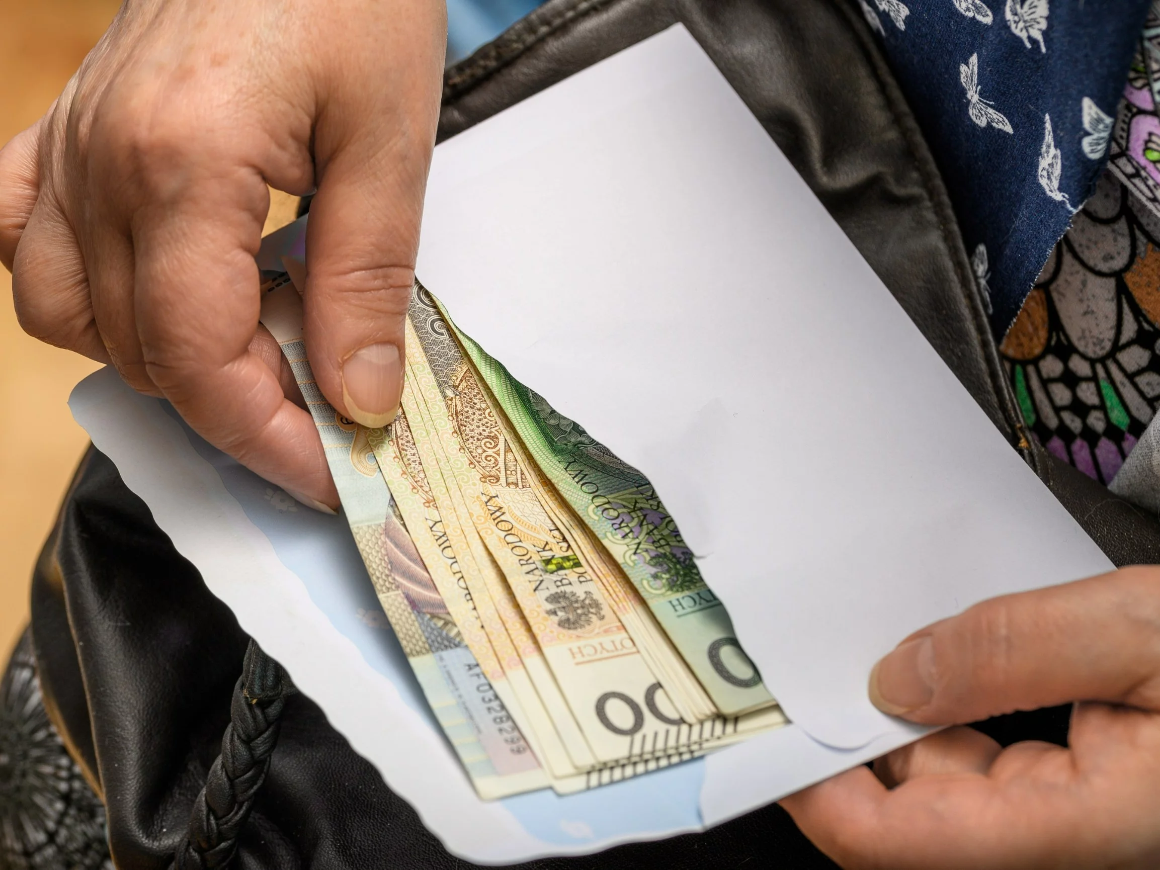 7000 plus dla seniora. Coraz więcej osób otrzymuje