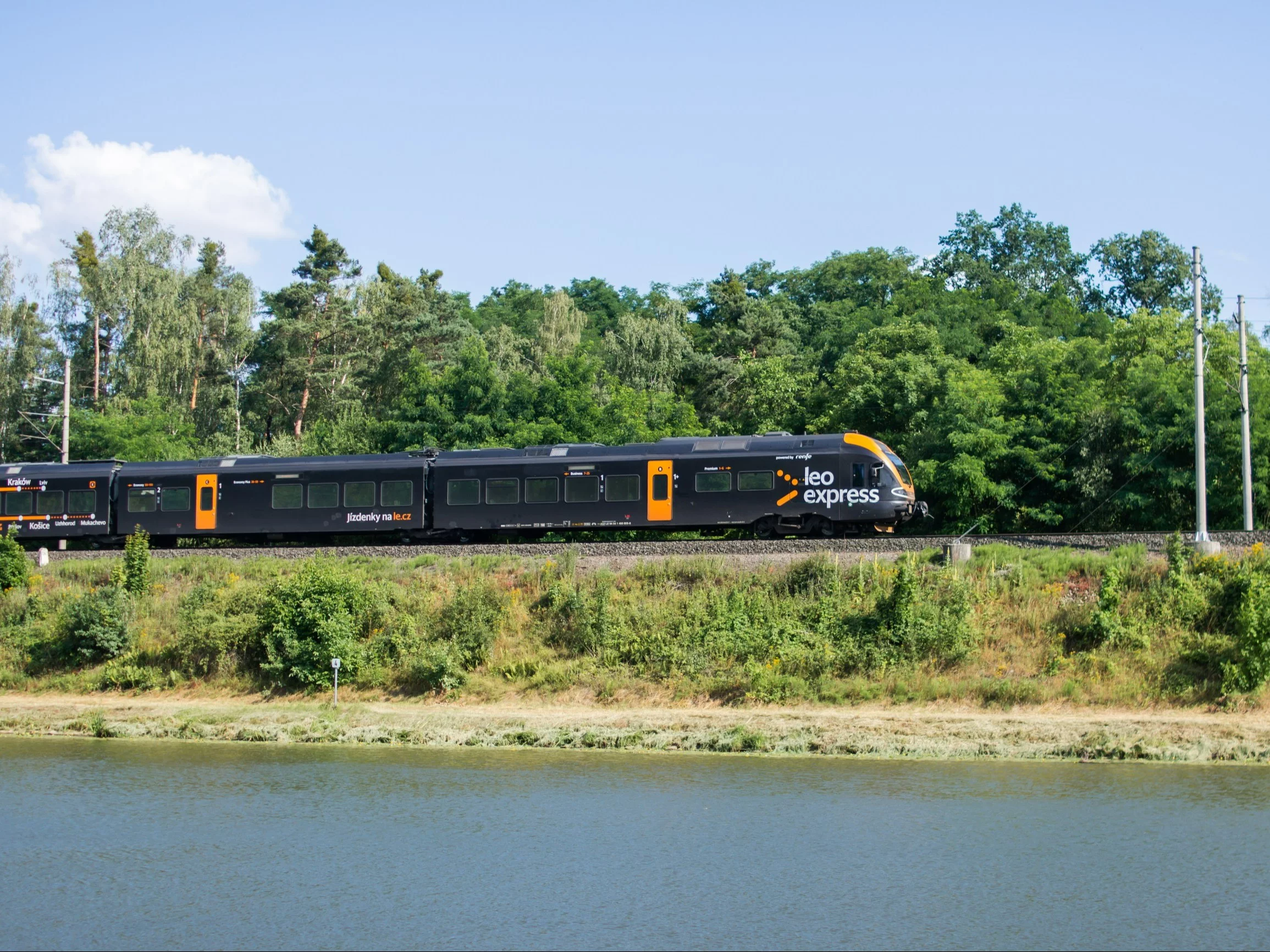 Nowy gracz rzuca wyzwanie PKP. Na początek bilety na pociąg za 9 zł