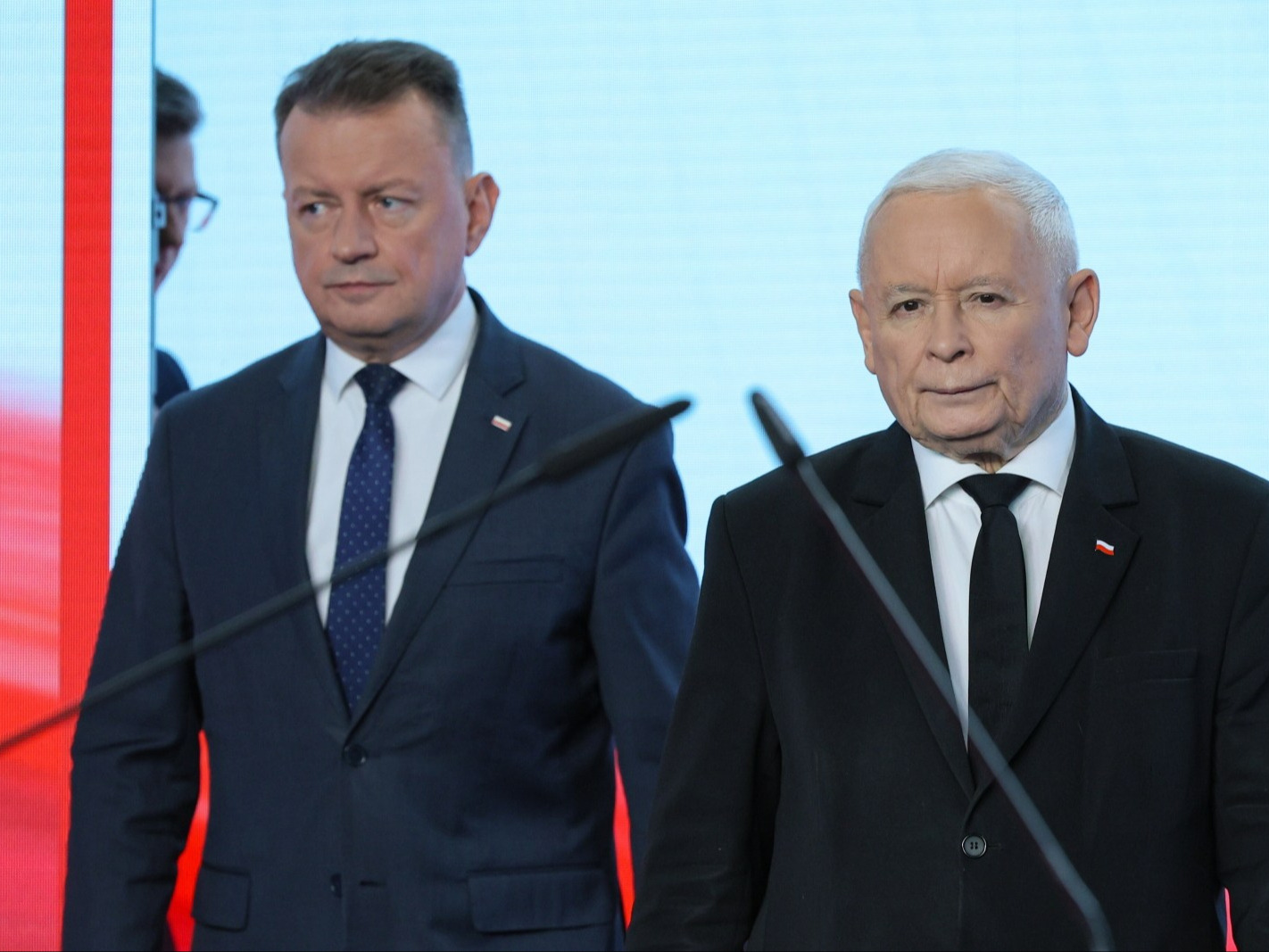 Kaczyński grzmi o „skandalu”, Błaszczak chce dymisji rzecznika rządu. W tle wywiad Trumpa