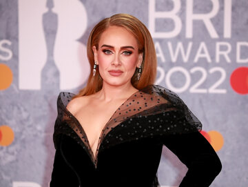 Adele na BRIT Awards 2022 r.