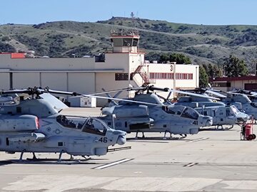 AH-1Z Viper i UH-1Y Venom w bazie Marines w Camp Pendleton