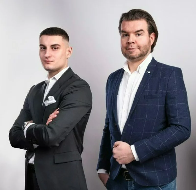 Adam Malujda i Michał Skowroński, AI ESTATE