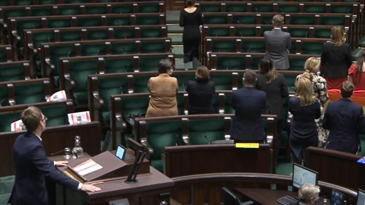 Akcja Posłów Opozycji W Sejmie Stanęli Do Mówcy Plecami Chaos Podczas Obrad Wprost 4518
