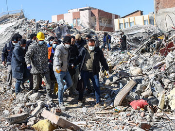 Akcja ratunkowa po trzęsieniu ziemi w Turcji