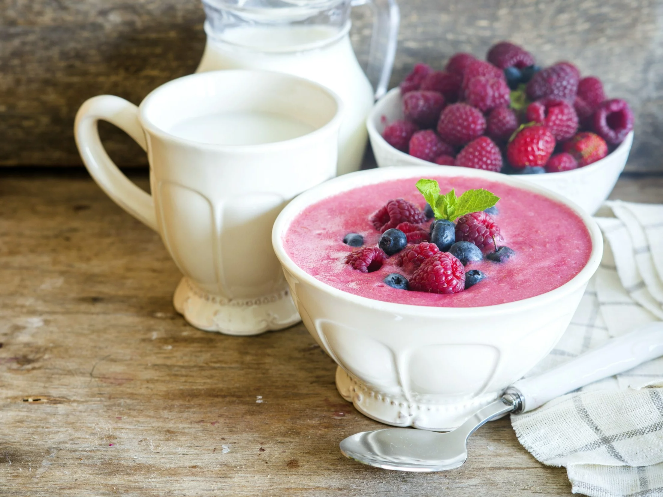 Mus z kaszy manny i owoców