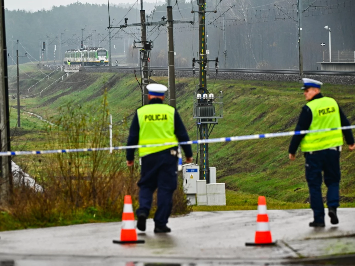 Miejsce uszkodzenia torów we wsi Mika