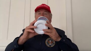Alec Baldwin parodiujący Trumpa