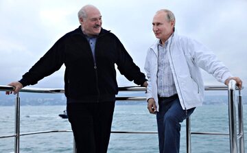 Aleksander Łukaszenka i Władimir Putin na jachcie na Morzu Czarnym, maj 2021 r.