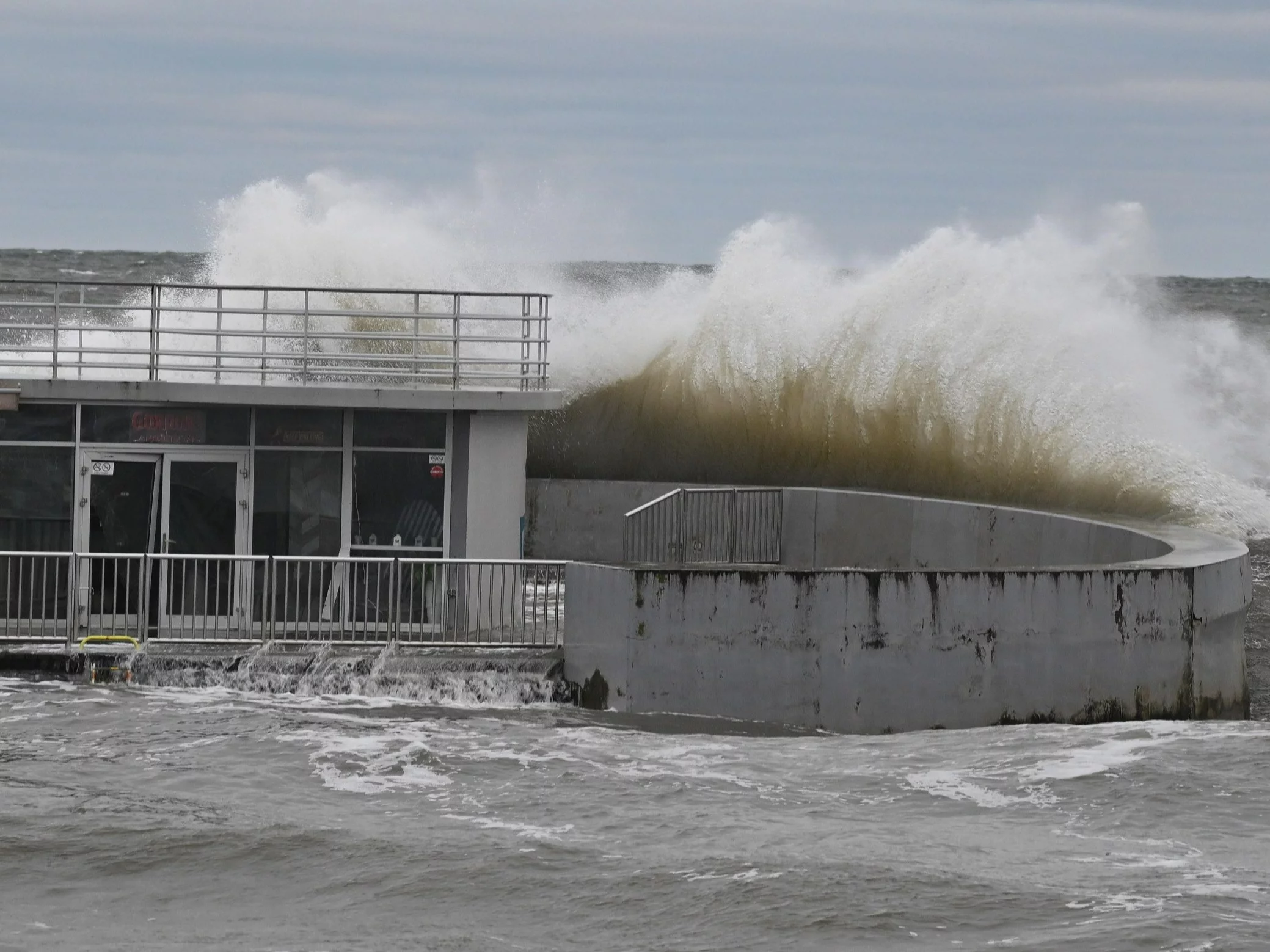 IMGW wydało alert dla Bałtyku. Sytuacja jest niebezpieczna