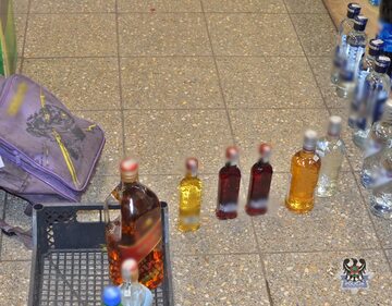 Alkohole znalezione przy zatrzymanym mężczyźnie