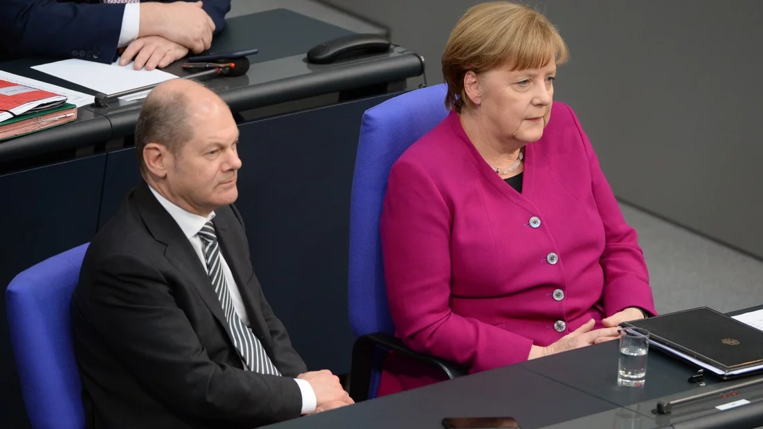 Olaf Scholz i Angela Merkel