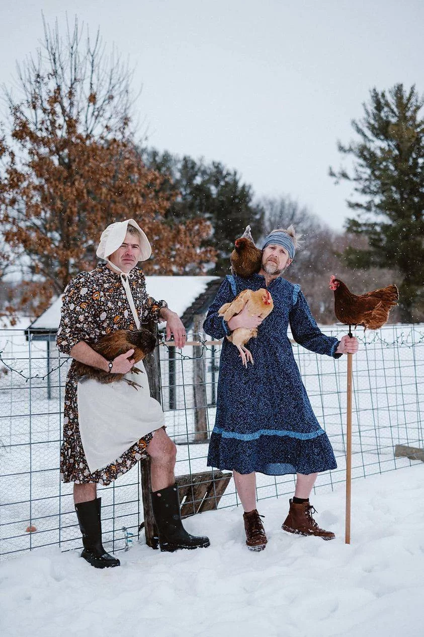 Zdjęcie w pandemicznej sukience na potrzeby #TargetDressChallenge