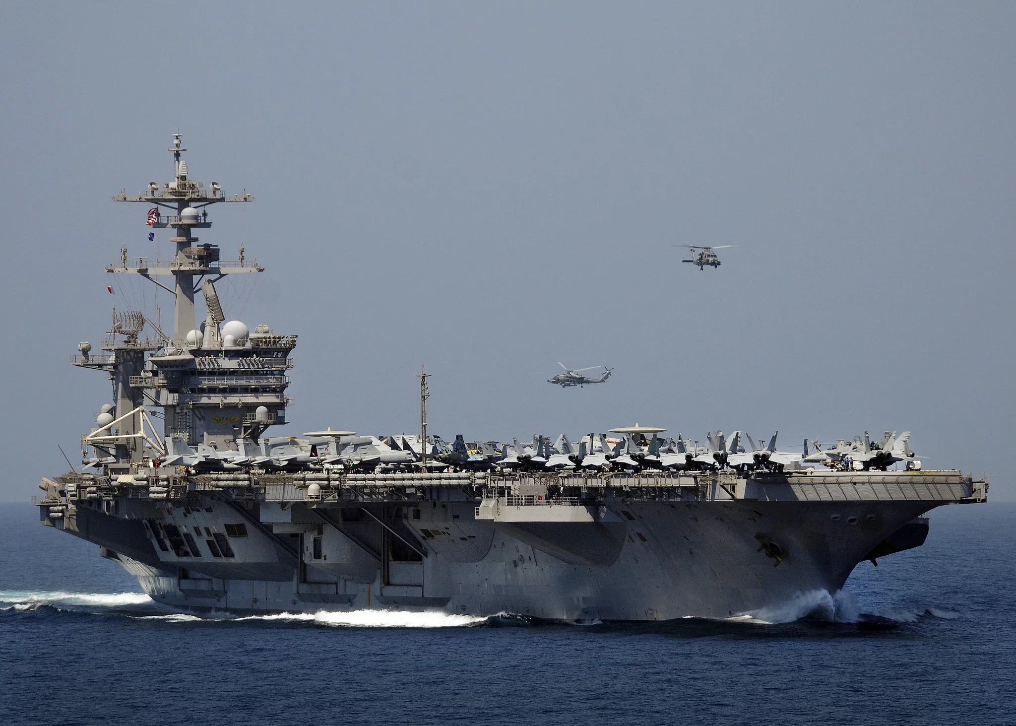 Amerykański lotniskowiec USS Carl Vinson