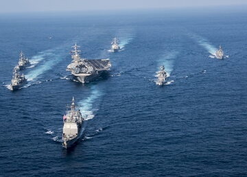 Amerykańskie okręty zmierzające do wybrzeży Korei Północnej