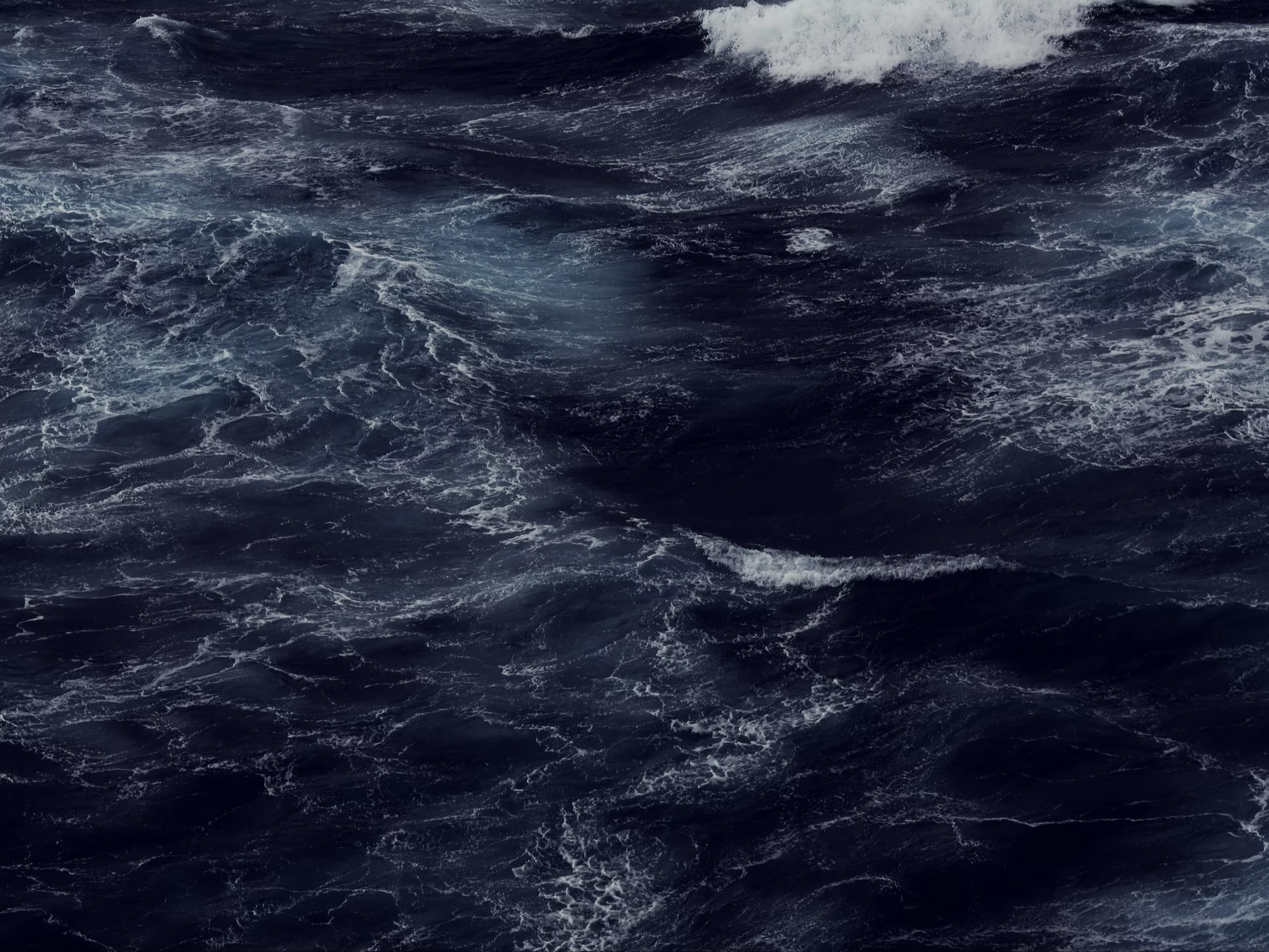 Ciemne wody oceanu, zdjęcie ilustracyjne