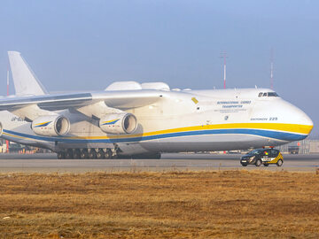 An-225 „Mrija” na lotnisku w Rzeszowie