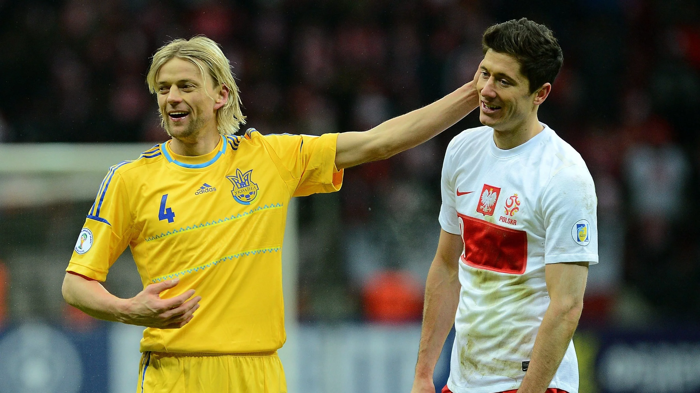 Anatolij Tymoszczuk (z lewej) i Robert Lewandowski