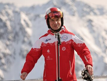 Andrzej Duda podczas 10. edycji charytatywnych zawodów „12H Slalom Maraton Zakopane 2024”