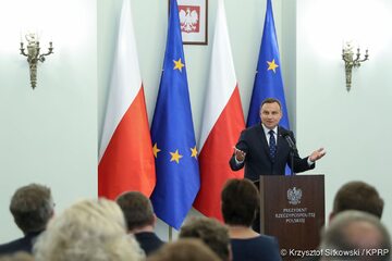 Andrzej Duda w trakcie przemówienia do ambasadorów