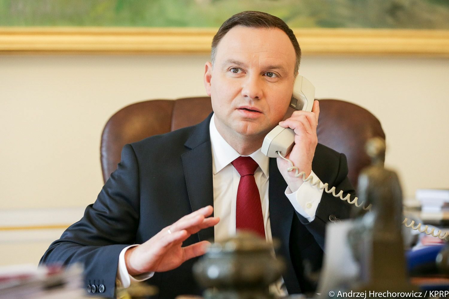 Duda rozmawiał z Macronem przez telefon