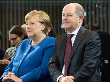Angela Merkel, Olaf Scholz