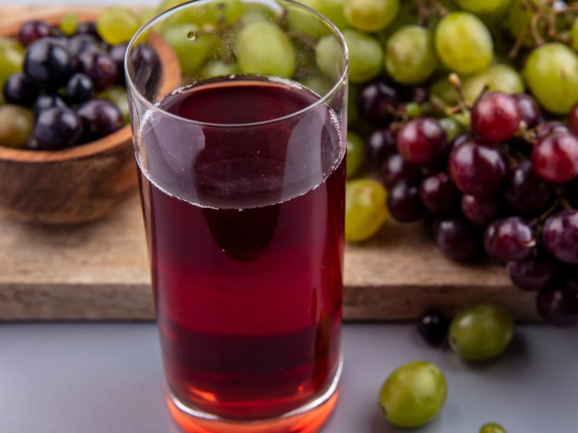 Sok z ciemnych winogron