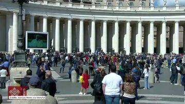 Anioł Pański przez przekaz wideo. Niecodzienna modlitwa w Watykanie z obawy przed koronawirusem